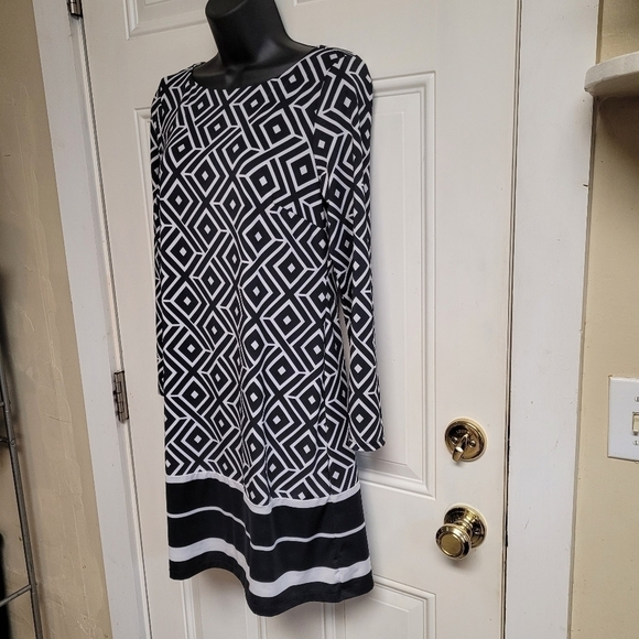 INC Black And White Long Sleeve Boat Neck Dress - Picture 2 of 10
